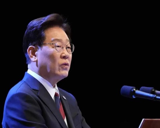牛弹琴：一觉醒来，特朗普向朝韩发出强烈信号，信息量很大